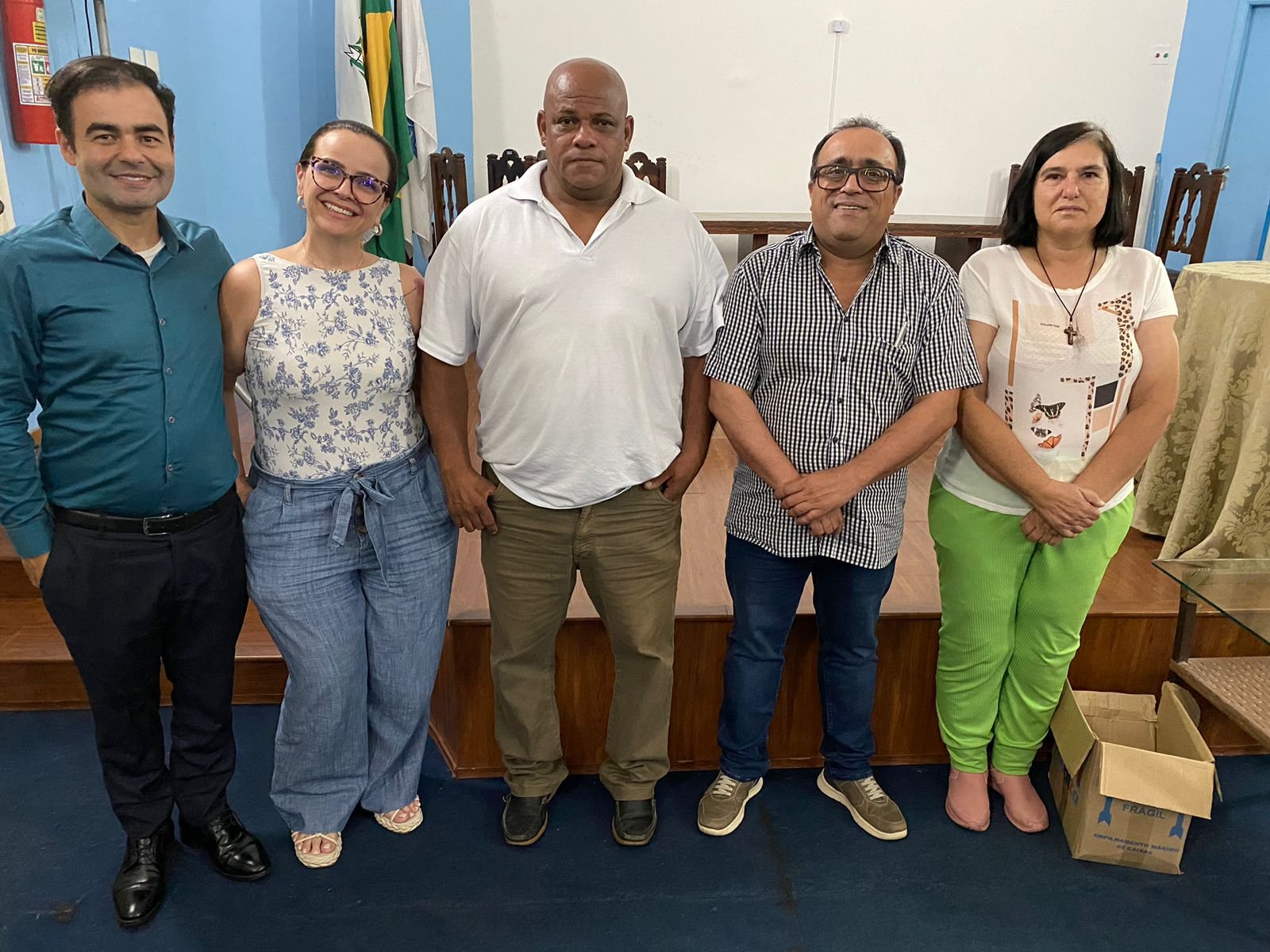 Sinplalto esclarece, em assembleia, sobre o pagamento de insalubridade e hora extra ao servidor.